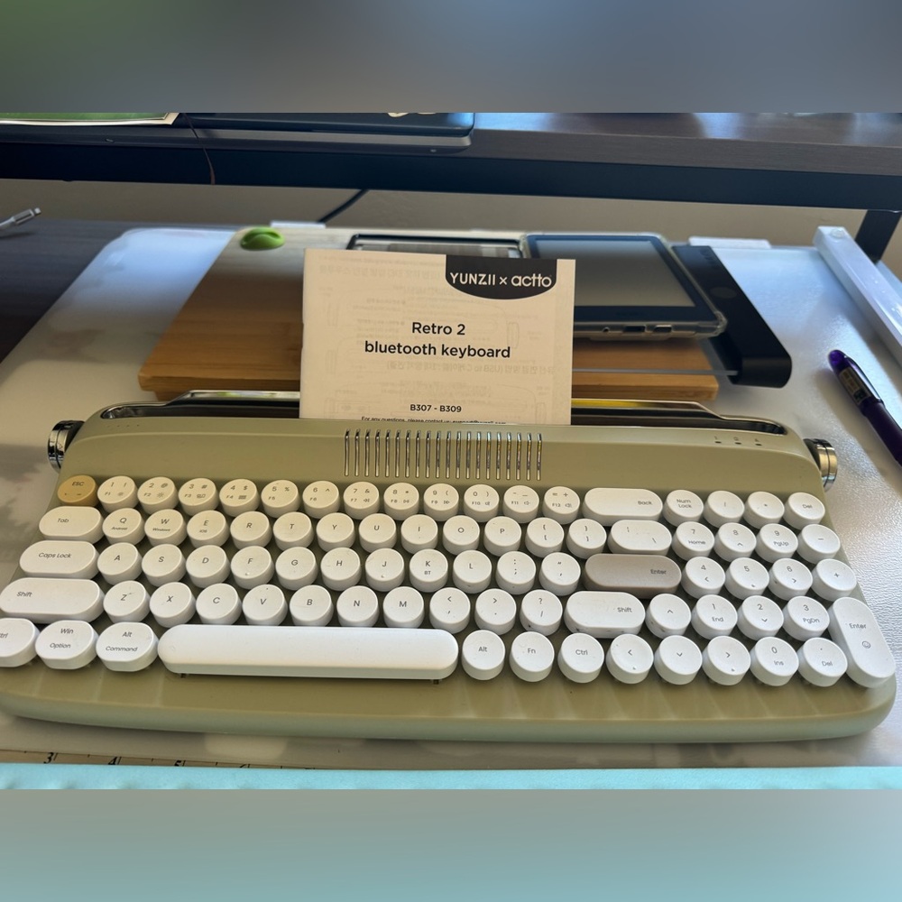 Retro Green Tablet Keyboard by Unknown Brand